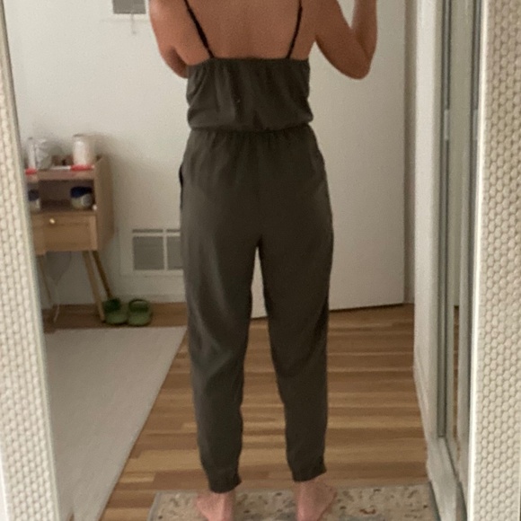 Colorblock Jumpsuit - Picture 3 of 5